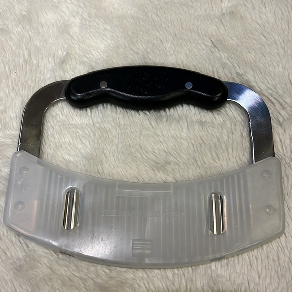 Pampered Chef Crinkle Cutter #1089 Curved Edge Stainless Steel Cover Fancy 1089 - Picture 4 of 4